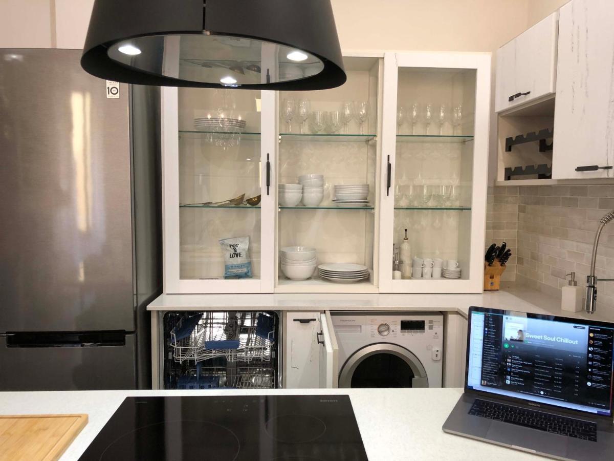 Petit Palace In Old Nice Apartment