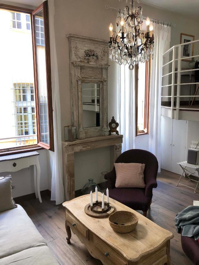 Petit Palace In Old Nice Apartment